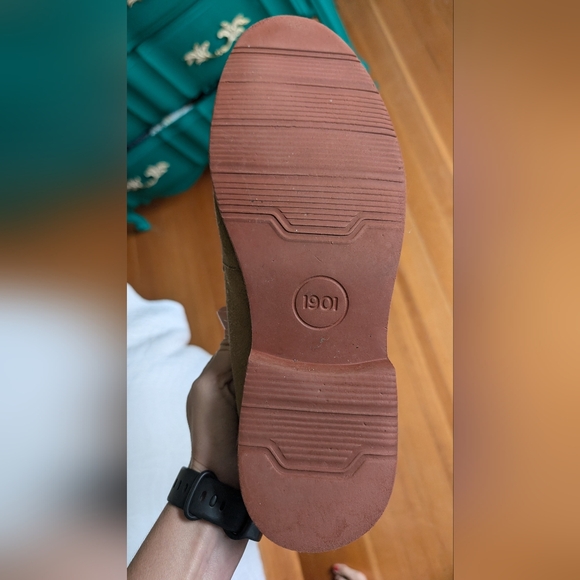 1901 tan nubuck shoes, size mens 12 - Picture 4 of 7